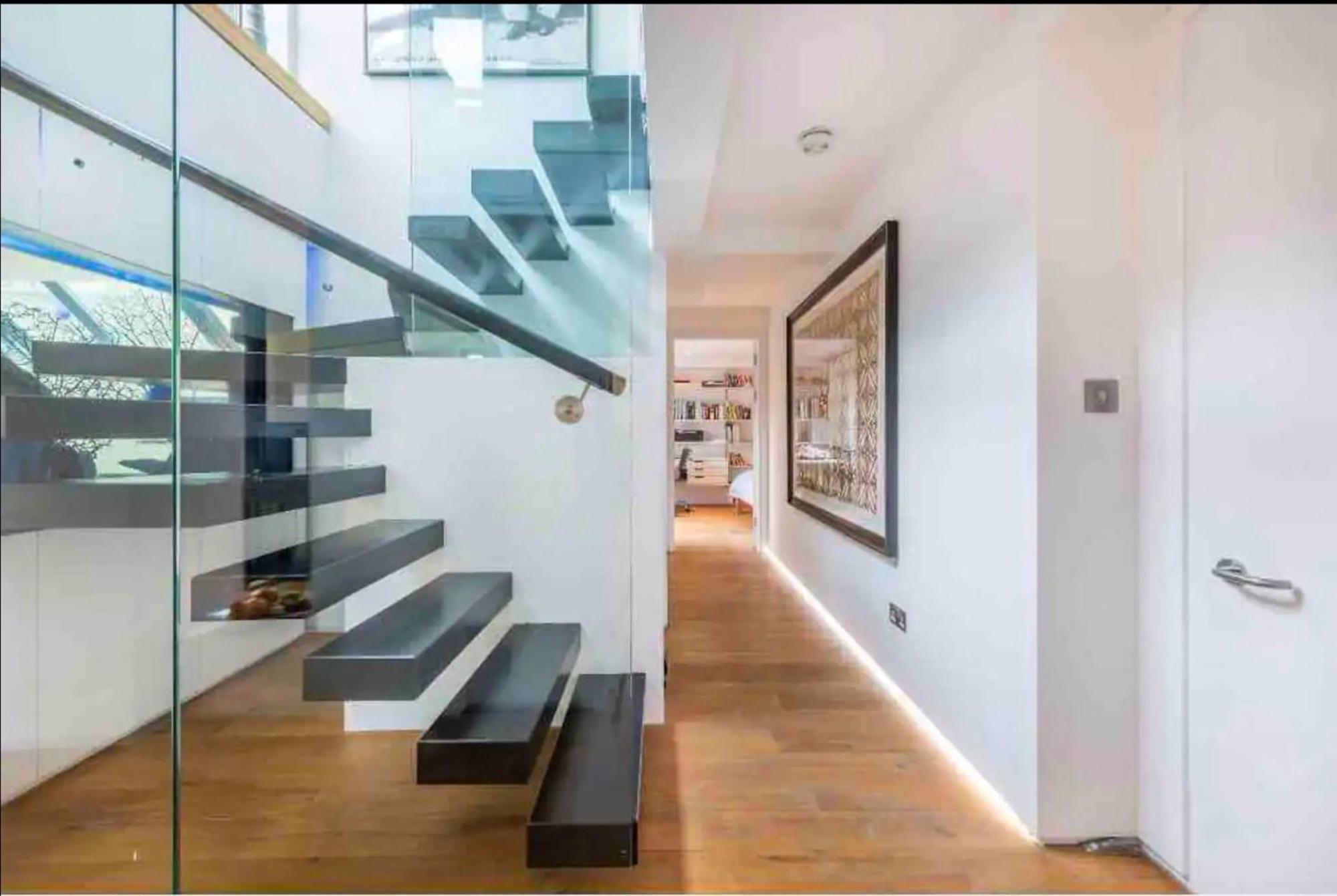 Stunning 3 Bedroom, 3 Bathroom Duplex With Terrace London Eksteriør bilde